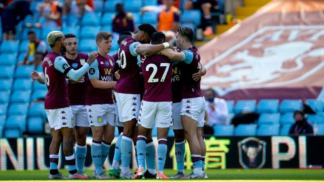 库蒂尼奥为小儿子庆祝生日，一家人身穿他效力过球队的球衣（库蒂尼奥为幼子庆生，全家身穿他曾效力球队球衣）