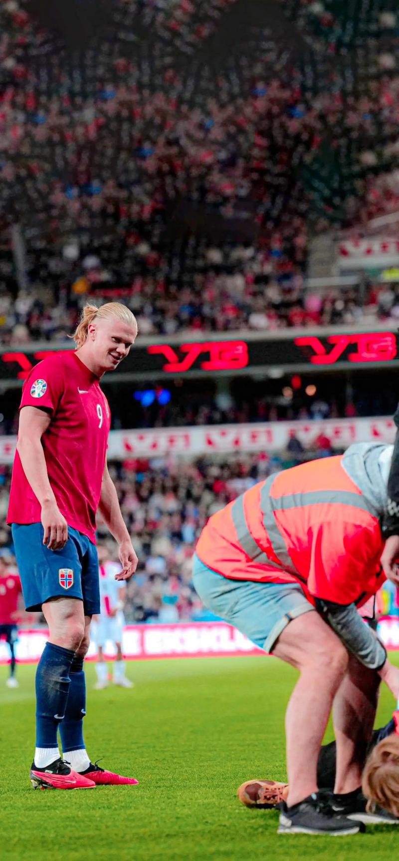 费布鲁亨：扑点要感谢团队的帮助；荷兰能在世界杯取得好成绩（费布鲁亨：点球扑救离不开团队支持，荷兰有望在世界杯取得佳绩）