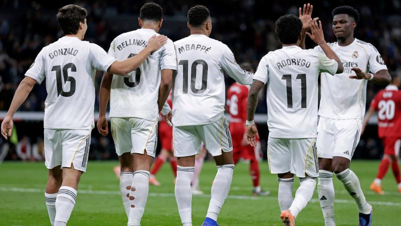 国米vs拉齐奥：劳塔罗搭档博尼，巴雷拉、恰尔汗奥卢出战（国米迎战拉齐奥：劳塔罗联手博尼，巴雷拉与恰尔汗奥卢出战）