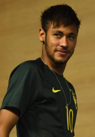 足球报：新鹏城下赛季目标是保级的基础上前进几名（足球报：新鹏城下赛季在确保保级的前提下力争提升排名）