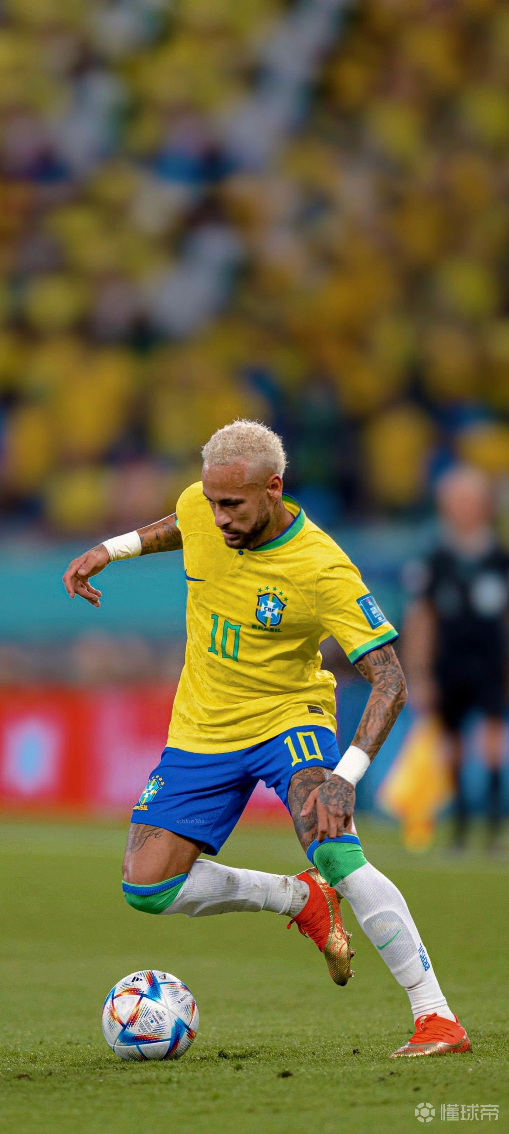 过去4年，足坛仅姆巴佩一人每年均入选FIFPro年度最佳阵容（近四年仅姆巴佩连续入选FIFPro年度最佳阵容）