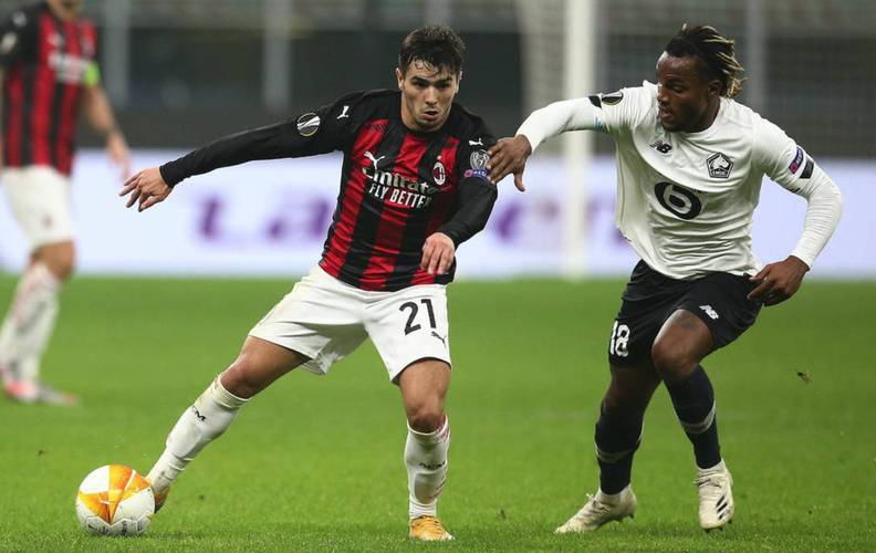 姆伯莫近7次代表喀麦隆出场，球队打进9球他一人直接参与5球（近7场代表喀麦隆出战，姆伯莫直接参与球队9球中的5球）