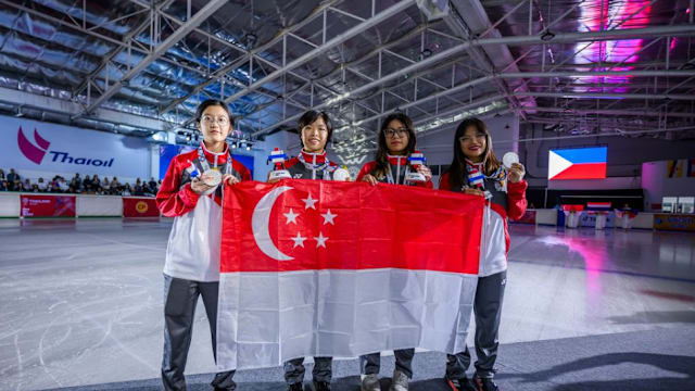 米体：斯帕莱蒂准备重新整合现有球员，由三中卫变阵四后卫（米体：斯帕莱蒂拟重组现有阵容，后防由三中卫改打四后卫）