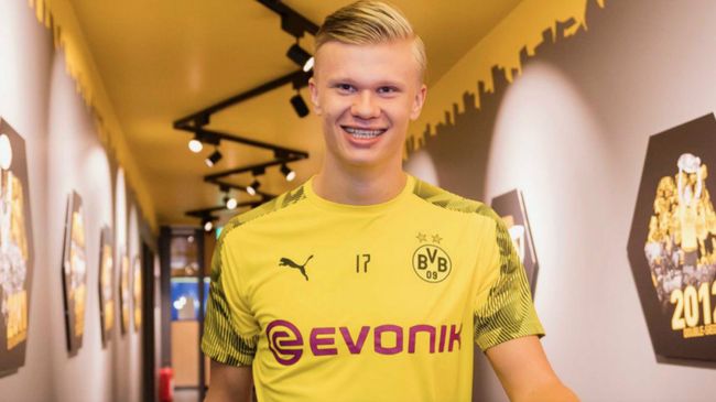 一记扣篮点燃全场（震撼灌篮引爆全场）